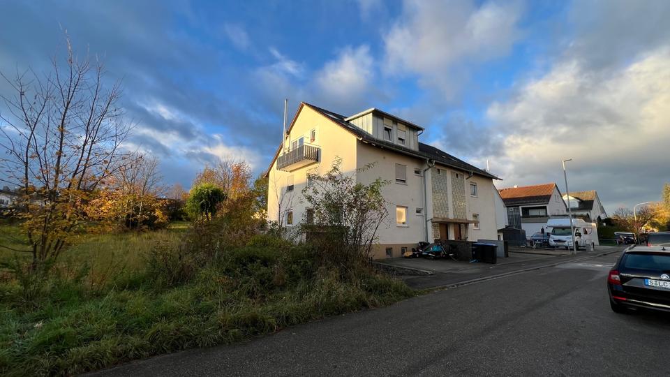 Charmante, sonnige 3-Zimmer-Wohnung mit Garage, Garten, Pergola 3 zimmer