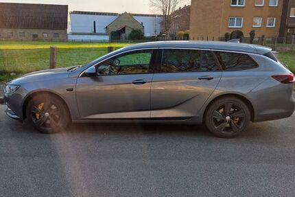 Opel Insignia 98.000 km 20.350 € Werl 59457