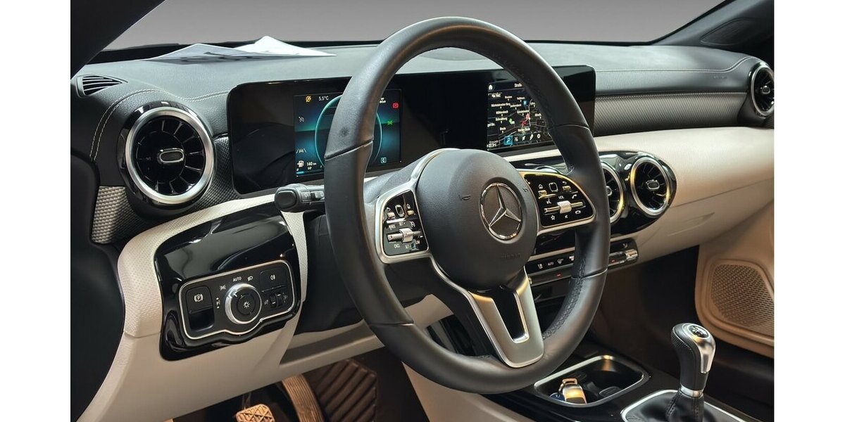 Mercedes-Benz CLA 180 Shooting Brake Leder Navi Kamera 1.Hd 108.430 km 17.500 &euro; Wuppertal 42327