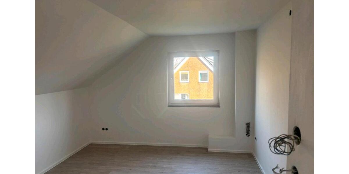 Dachgeschoßwohnung Sulingen - 4 Zimmer, 100 m&sup2;, 900&euro; | Angebot:26039706