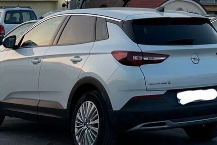 Opel Grandland (X) 129.000 km 8.900 &euro; Krefeld 47805