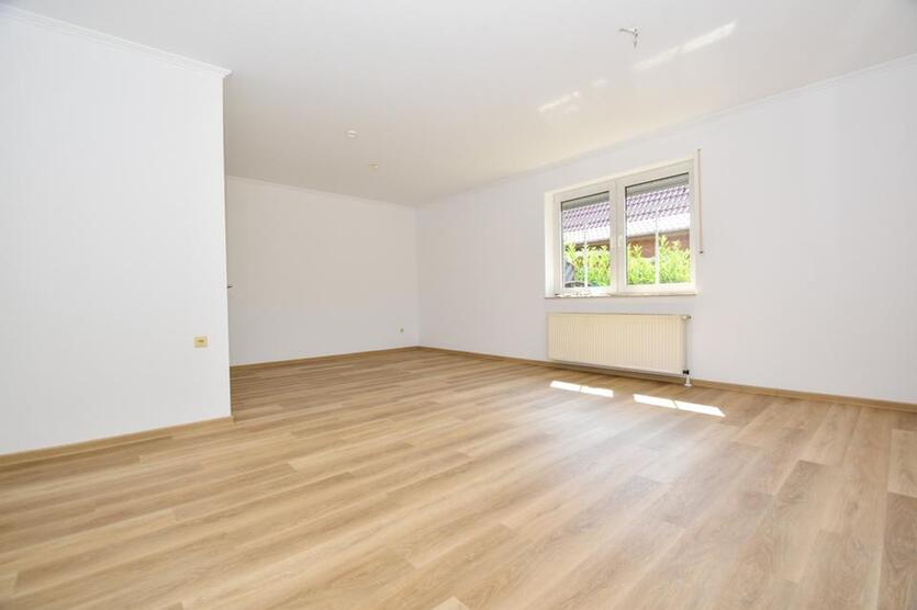 Doppelhaushälfte mit Garage und Gartenhaus in ruhiger Lage in der Stadt Friesoythe zimmer