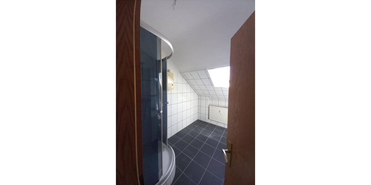 Dachgeschoßwohnung Saarbrücken West - 3 Zimmer, 50 m&sup2;, 450&euro; | Angebot:25619835