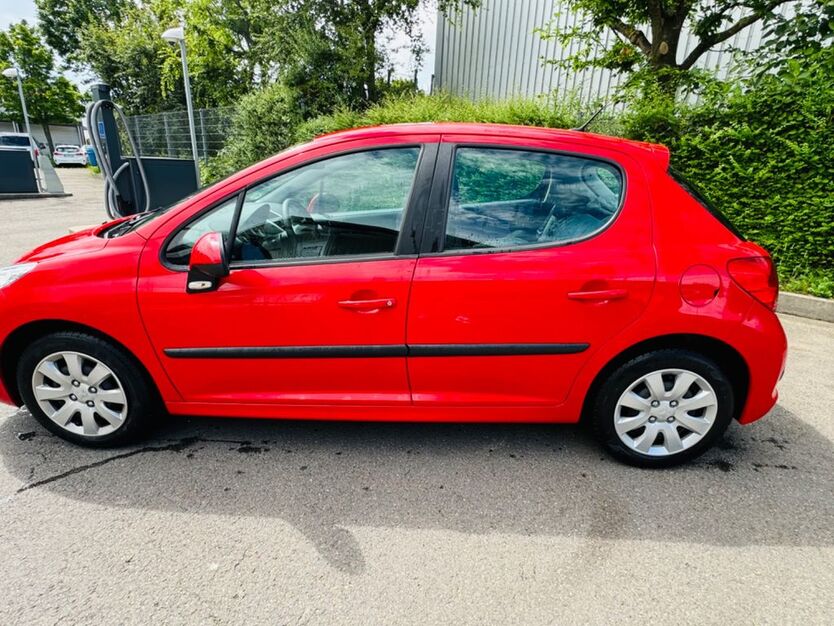 Peugeot 207 126.000 km 2.599 € Filderstadt 70794