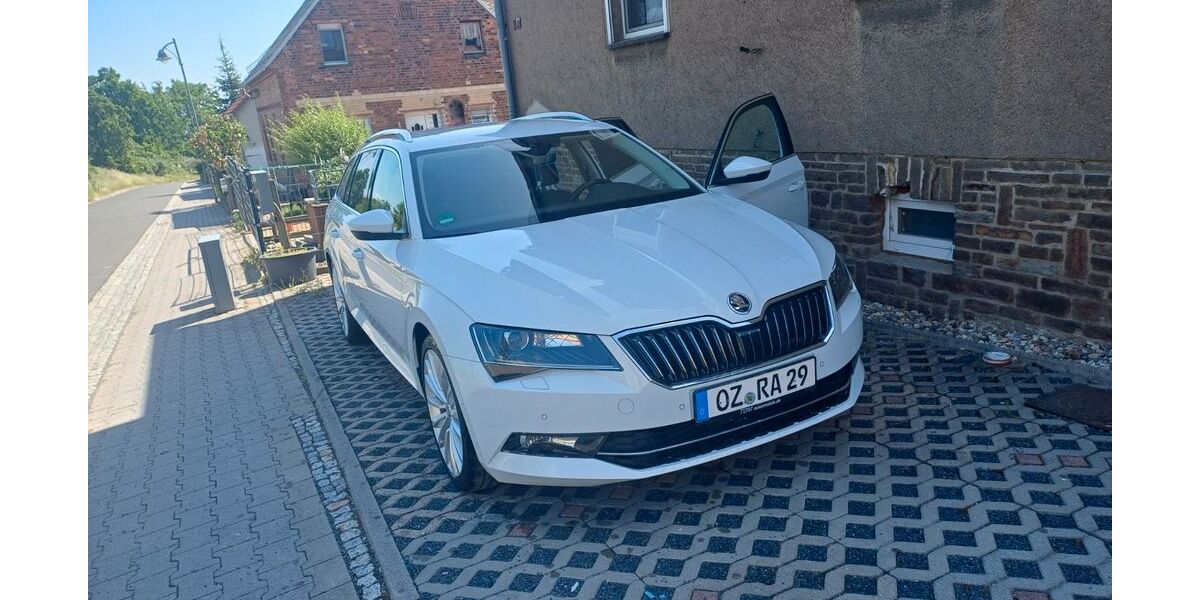Skoda Superb 174.000 km 18.000 &euro; Wermsdorf 04779