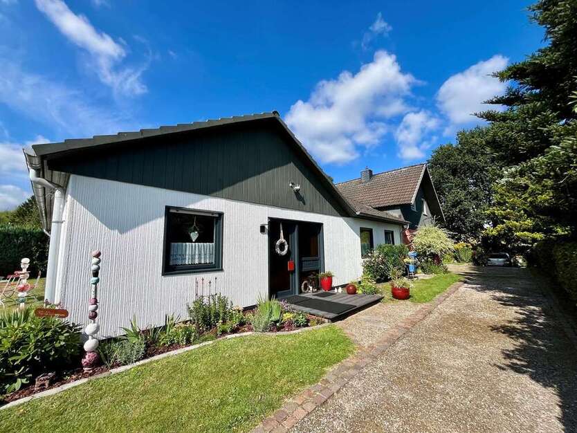 Haus zum Kaufen in Wahlstedt 395.000 € 225 m² 9 zimmer