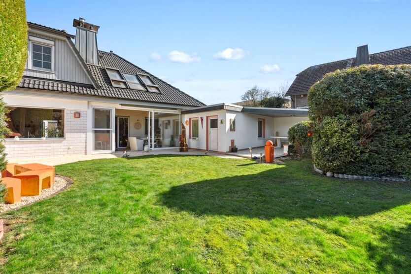 Mit 3D und Video: Modernes Einfamilienhaus mit großem und schön angelegten Garten in Nörvenich! 8 zimmer