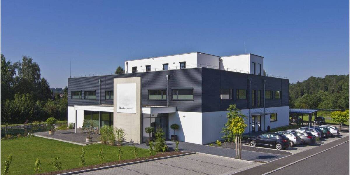 Gewerbeobjekt Neustadt a.d.Waldnaab Neustadt - 8 Zimmer, 542 m&sup2;, 6.233&euro; | Angebot:26851319