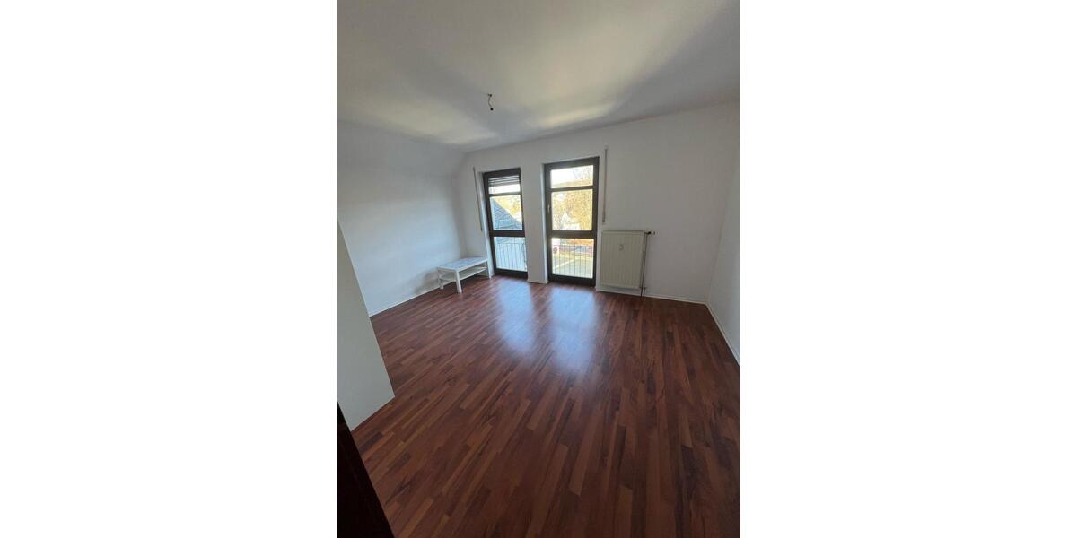 Dachgeschoßwohnung Naila - 1 Zimmer, 58 m&sup2;, 375&euro; | Angebot:24474413