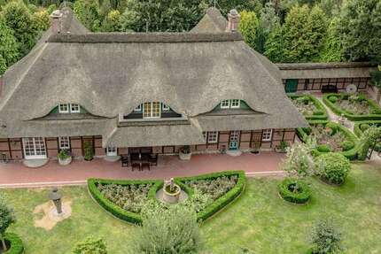 Haus Varel - 9 Zimmer, 460 m&sup2;, 2.349.000&euro; | Angebot:26183847