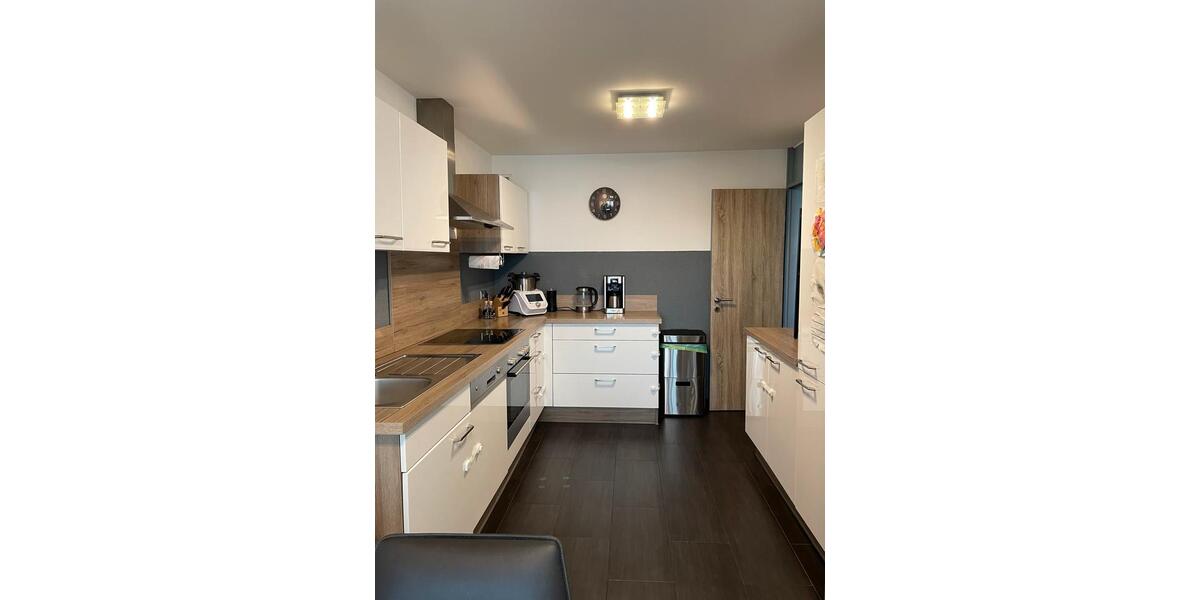 Modernisierte 3,5 Zimmer Wohnung mit Balkon und TGStellplatz 3.5 zimmer