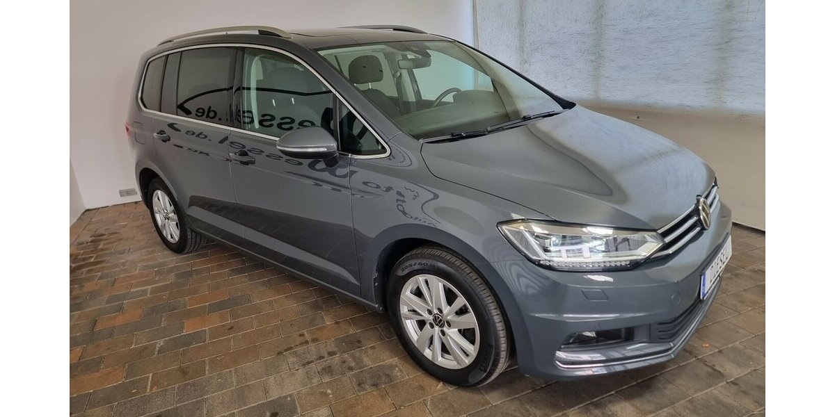 VW Touran Highline BMT LED ACC Nav Panorama 7-Sitze 37.700 km 27.850 &euro; Garrel 49681