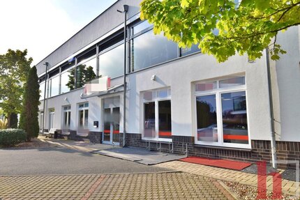 Lichtdurchflutetes Büro Praxis Gewerbe mit optimaler Anbindung und Parkmöglichkeiten in Damme