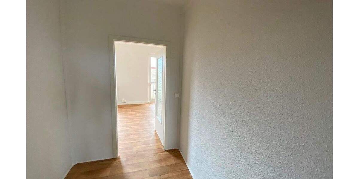 Etagenwohnung Suhl Neundorf - 4 Zimmer, 64 m&sup2;, 400&euro; | Angebot:25568404