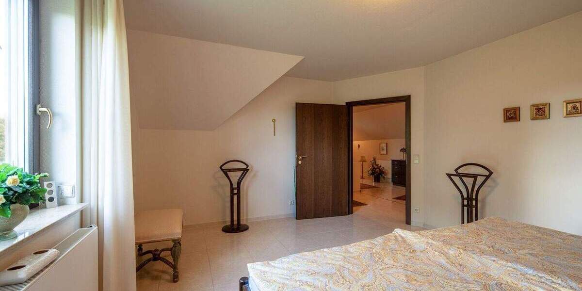 Einfamilienhaus Schmallenberg - 6 Zimmer, 208 m&sup2;, 425.000&euro; | Angebot:25800584