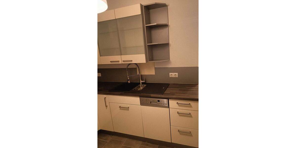 Etagenwohnung Ludwigshafen am Rhein Pfingstweide - 3 Zimmer, 80 m&sup2;, 950&euro; | Angebot:24845640