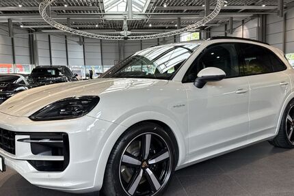 Porsche Cayenne 30.200 km 118.890 € Paderborn 33100