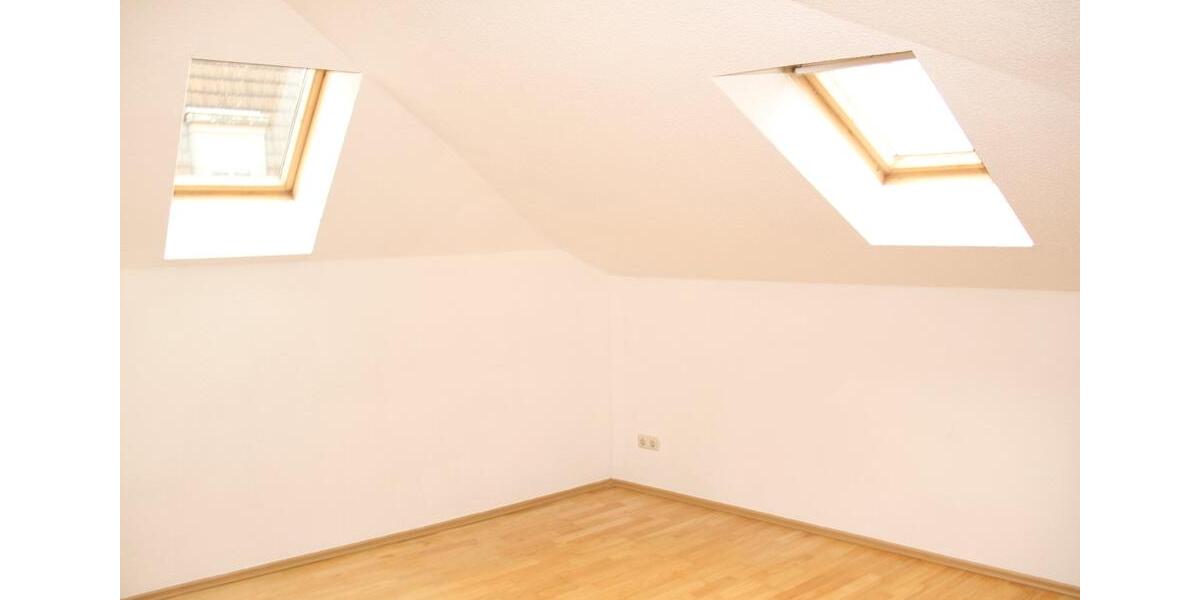 Dachgeschoßwohnung Rostock Hansaviertel - 2 Zimmer, 70 m&sup2;, 800&euro; | Angebot:26062116