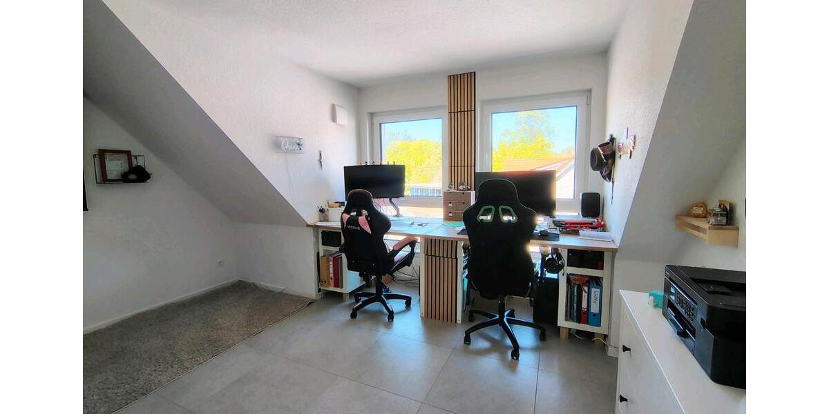 Dachgeschoßwohnung Hatten - 3 Zimmer, 82 m&sup2;, 990&euro; | Angebot:26419502