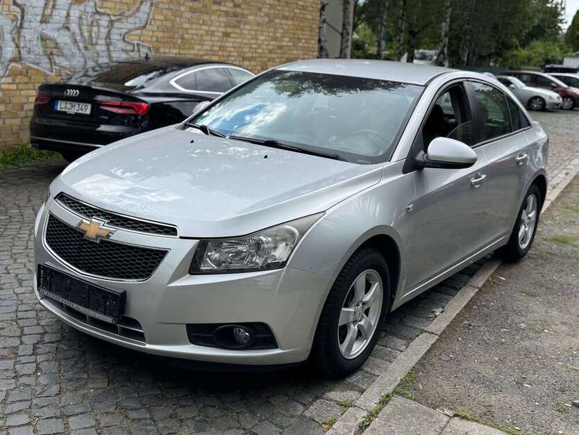 Chevrolet Cruze 174.000 km 2.999 € Leipzig 04319