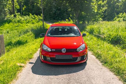 VW Golf 140.000 km 9.700 &euro; Görlitz 02827