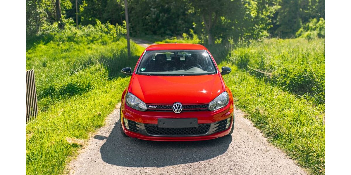 VW Golf 140.000 km 9.700 &euro; Görlitz 02827