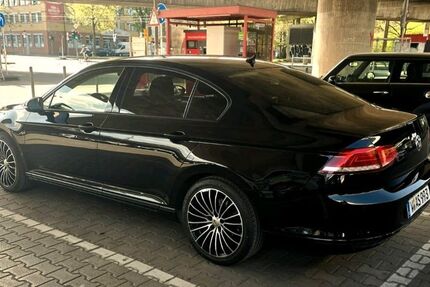 VW Passat 270.000 km 9.700 € Wuppertal 42107
