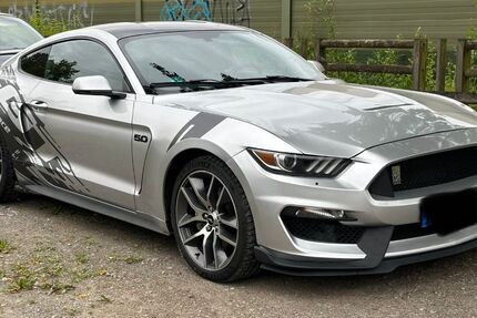 Ford Mustang 92.000 km 21.500 &euro; Wiefelstede 26215