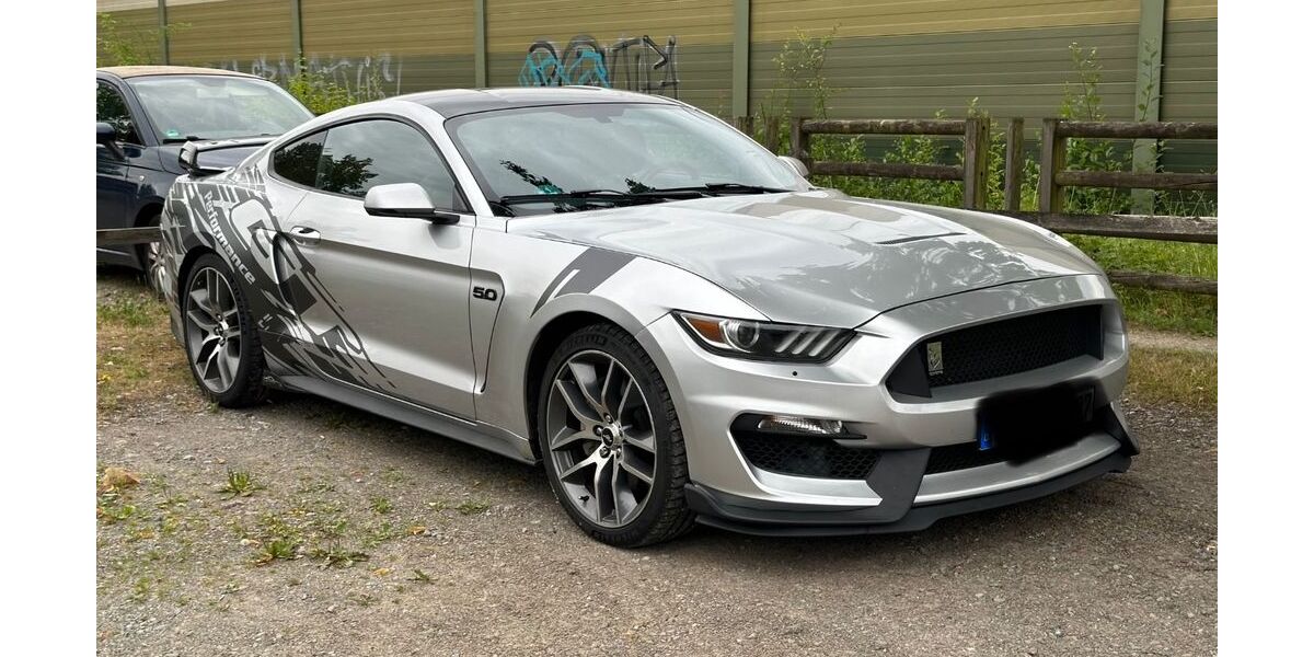 Ford Mustang 92.000 km 21.500 &euro; Wiefelstede 26215