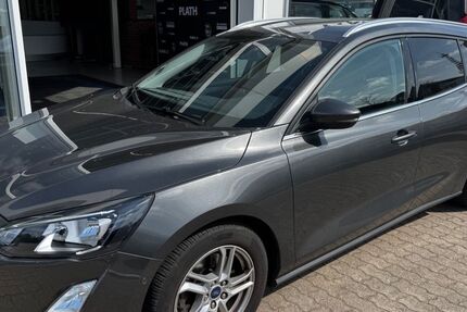 Ford Focus 42.631 km 17.490 € Rostock 18059