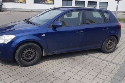 Kia ceed / Ceed 235.000 km 1.800 &euro; Obing 83119
