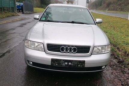 Audi A4 120.000 km 2.750 &euro; friedrichsdorf 61381