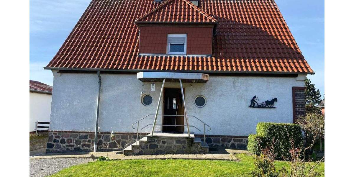 Einfamilienhaus Penzlin - 7 Zimmer, 123 m&sup2;, 220.000&euro; | Angebot:25708803