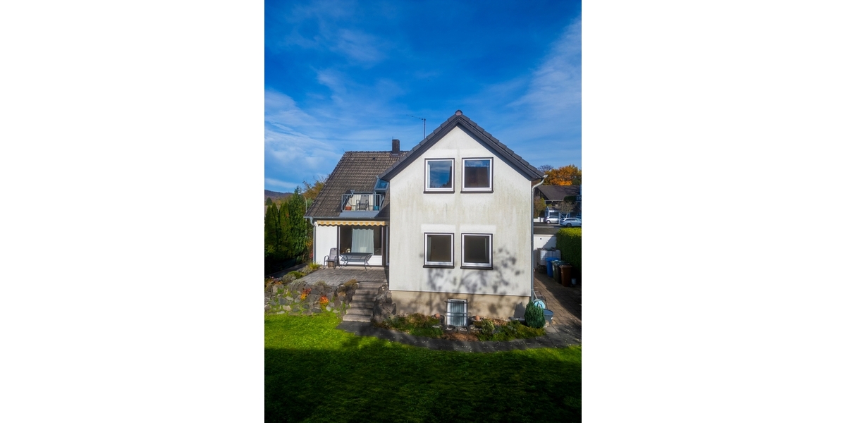 Charmantes Zweifamilienhaus mit gepflegtem Garten – Viel Platz, ruhige Lage in idyllischer Waldnähe 7 zimmer