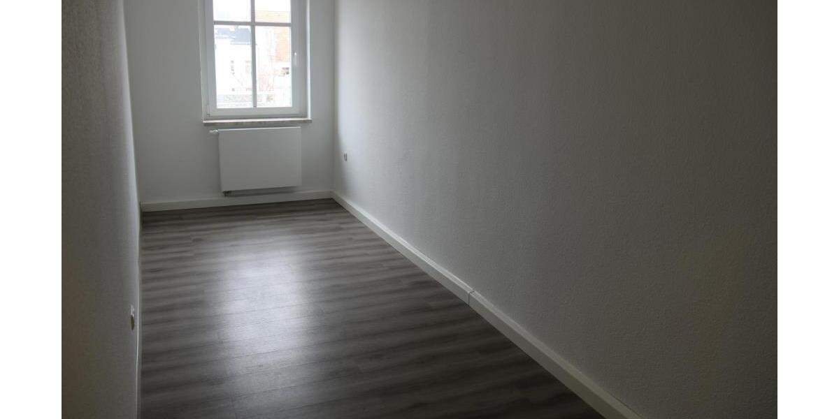 WOW! Hochwertige 4 Raum-Wohnung mit modernem Bad und großem Balkon! Die Wohnung zum Wohlfühlen. - Dachgeschoßwohnung Gera Ostviertel | Angebot:26334831