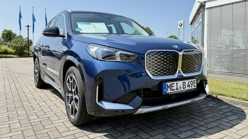 BMW iX1 12.000 km 46.790 &euro; Riesa 01587