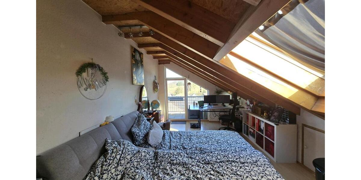 Dachgeschoßwohnung Rösrath - 3 Zimmer, 89 m&sup2;, 1.200&euro; | Angebot:25545185