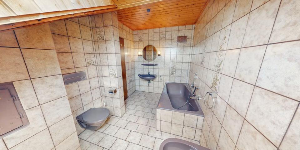 Einfamilienhaus Wertheim - 10 Zimmer, 500 m&sup2;, 450.000&euro; | Angebot:26902395