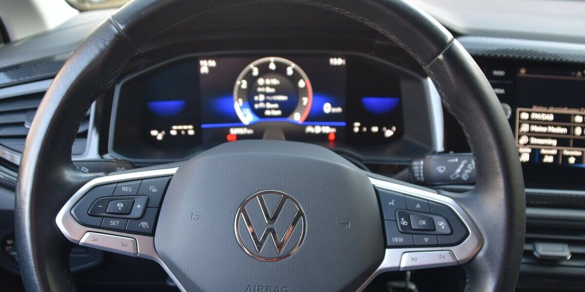 VW Polo Life 1,0 70KW LED*ACC*PDC*App Connect*Alls. 52.976 km 15.980 &euro; Rastede 26160