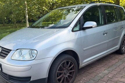 VW Touran 216.054 km 1.100 &euro; Treben 04617
