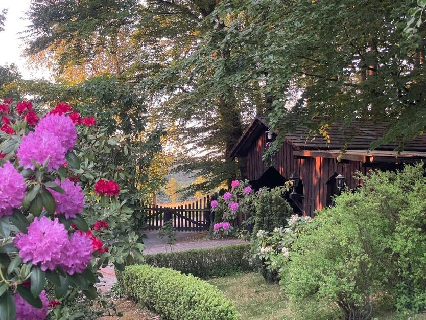 Traumhaftes EFH in top Lage mit parkähnlichem Grundstück