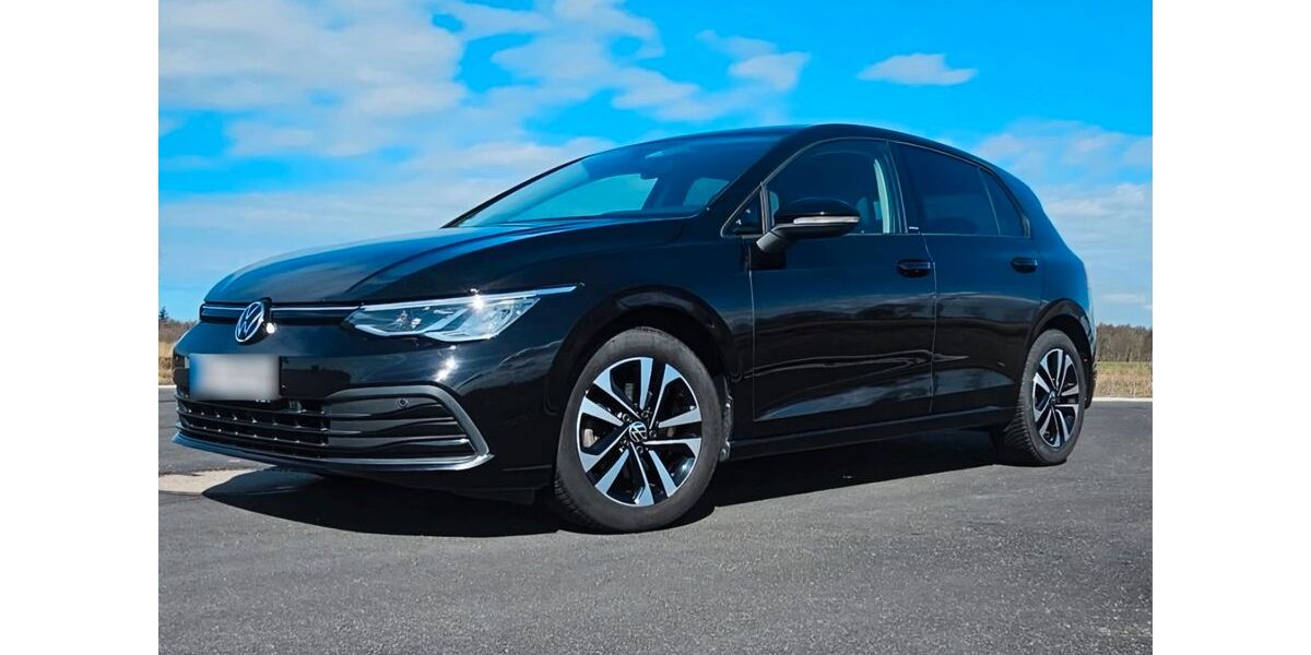 VW Golf 95.000 km 16.950 &euro; Upgant-Schott 26529