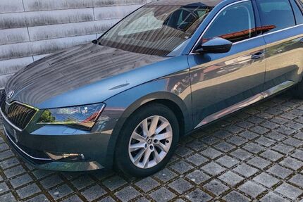 Skoda Superb 93.500 km 22.800 &euro; Günzburg 89312
