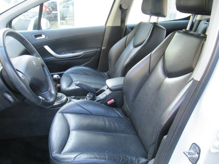 Peugeot 308 Platinum+ Klma+Insp+ TÜV + NEU + 230.447 km 3.435 € Schwalbach/Taunus 65824