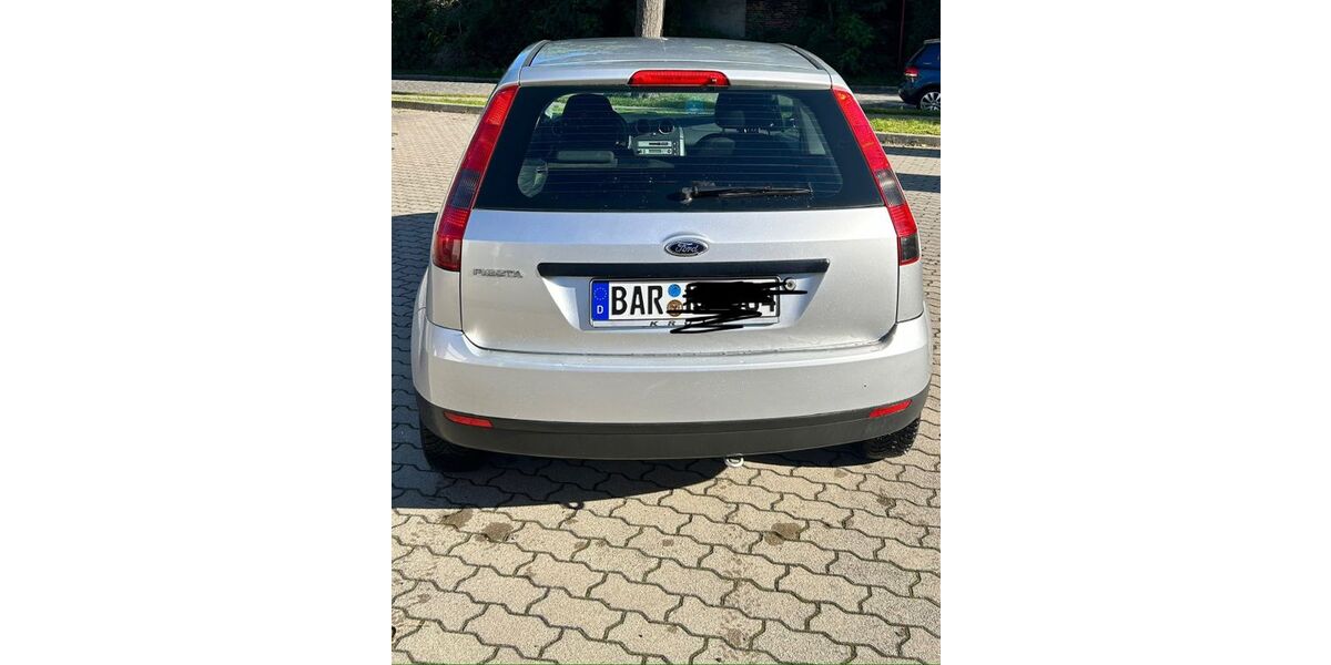 Ford Fiesta 161.000 km 1.000 &euro; Britz 16230