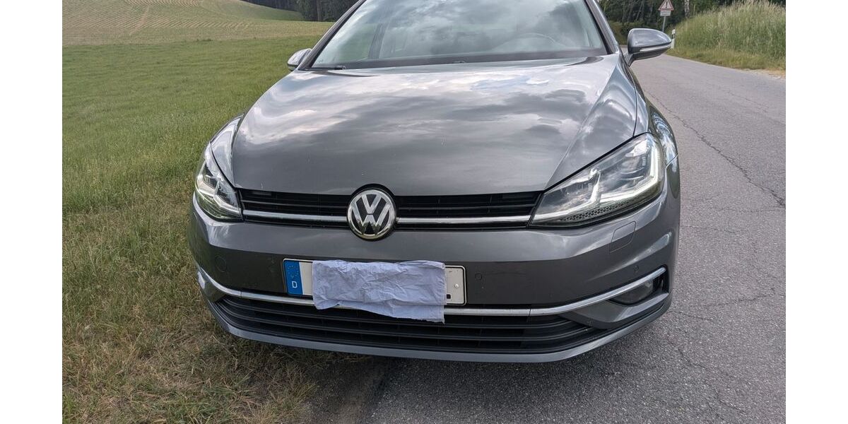 VW Golf 149.300 km 13.499 &euro; Viechtach 94234