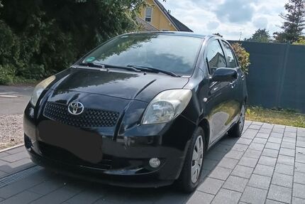 Toyota Yaris 113.144 km 2.500 &euro; Langenfeld 40764