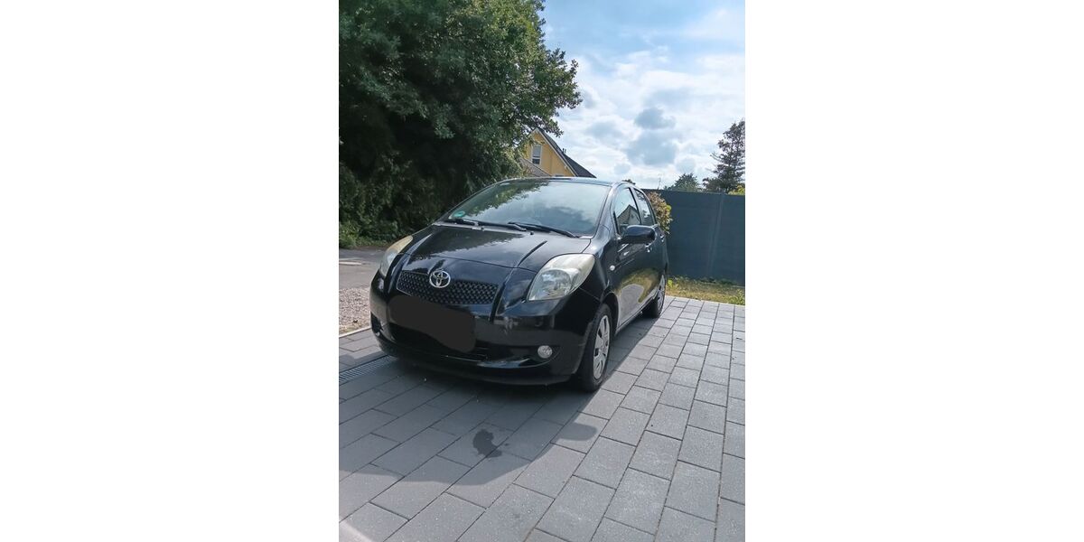 Toyota Yaris 113.144 km 2.500 &euro; Langenfeld 40764