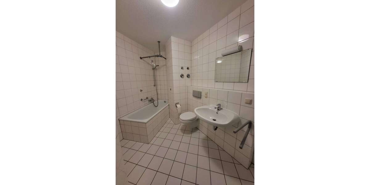 ruhige Erdgeschosswohnung mit Terrasse zum Innenhof *ab sofort verfügbar* 2 zimmer