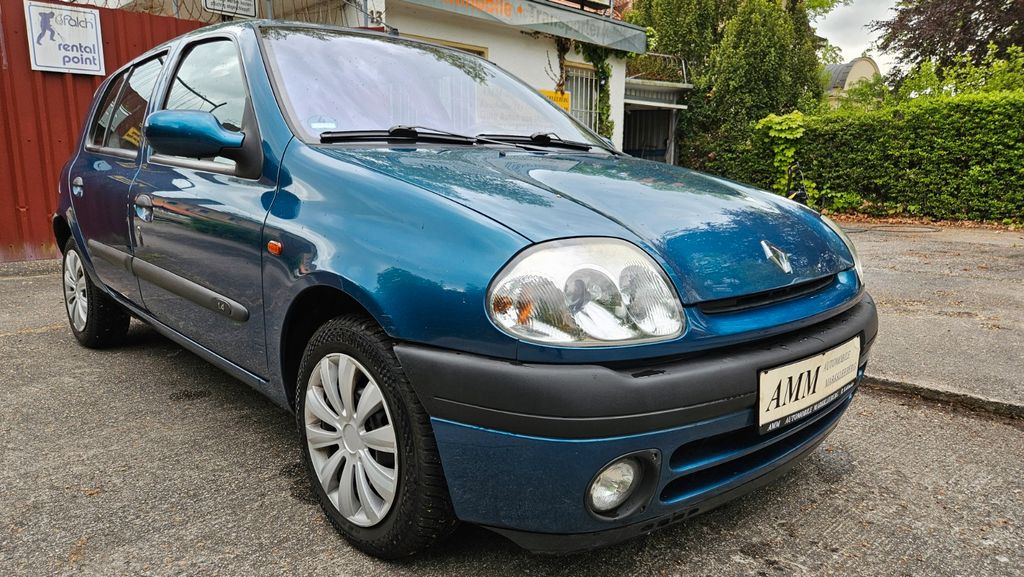 Renault Clio 130.500 km 2.490 &euro; Markkleeberg 04416